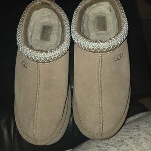 UGG Tazz Slippers Tan Suede Sz 8